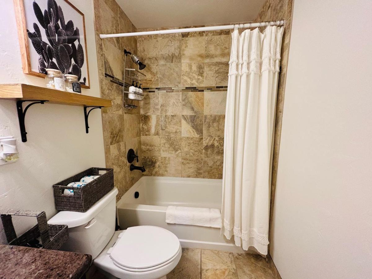 Home Sweet Idahome, Feels Like Home With All The Decor You Wish You Could Afford King Bed In Master, Fully Fenced Dog Friendly Yard, A Few Blocks From Bsu And Downtown Boise, Your Perfect Stay! Exteriér fotografie